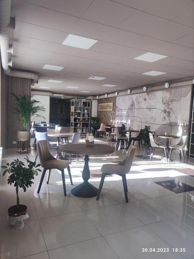 Apart-Hotel 24/7 Kamianets-Podilskyi Exterior photo