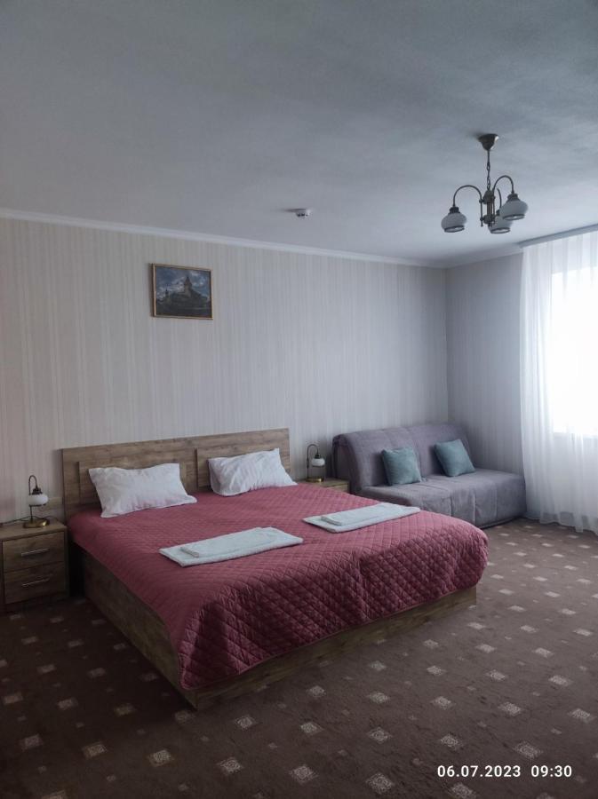 Apart-Hotel 24/7 Kamianets-Podilskyi Exterior photo